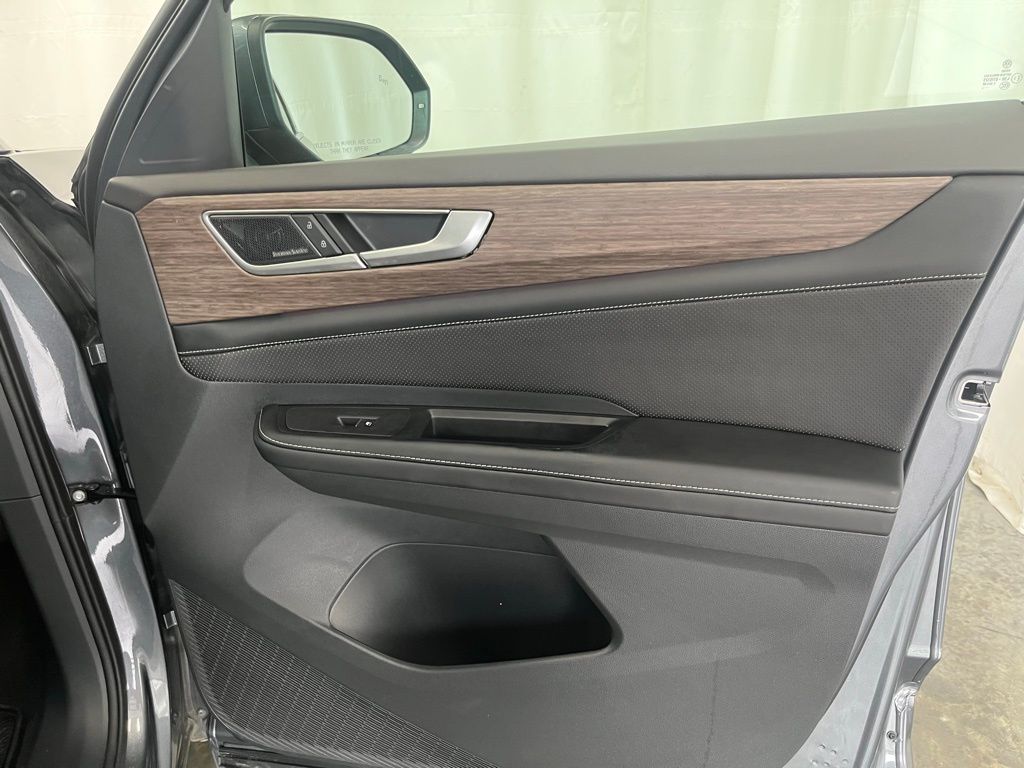 2024 Volkswagen Atlas SEL Premium R-Line photo 11