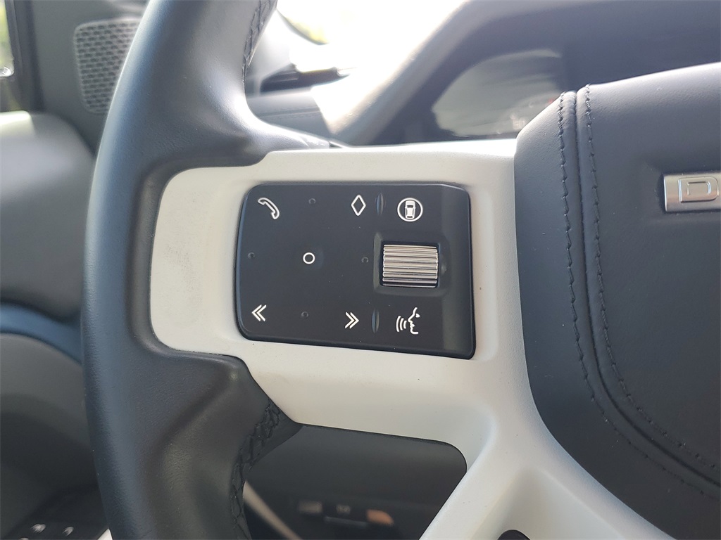 2024 Land Rover Defender 110 S photo 23