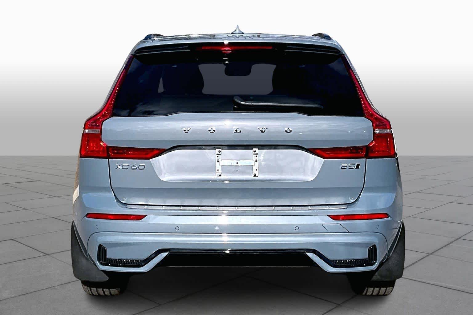 2023 Volvo XC60 Plus photo 4