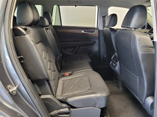 2024 Volkswagen Atlas SE Technology photo 17