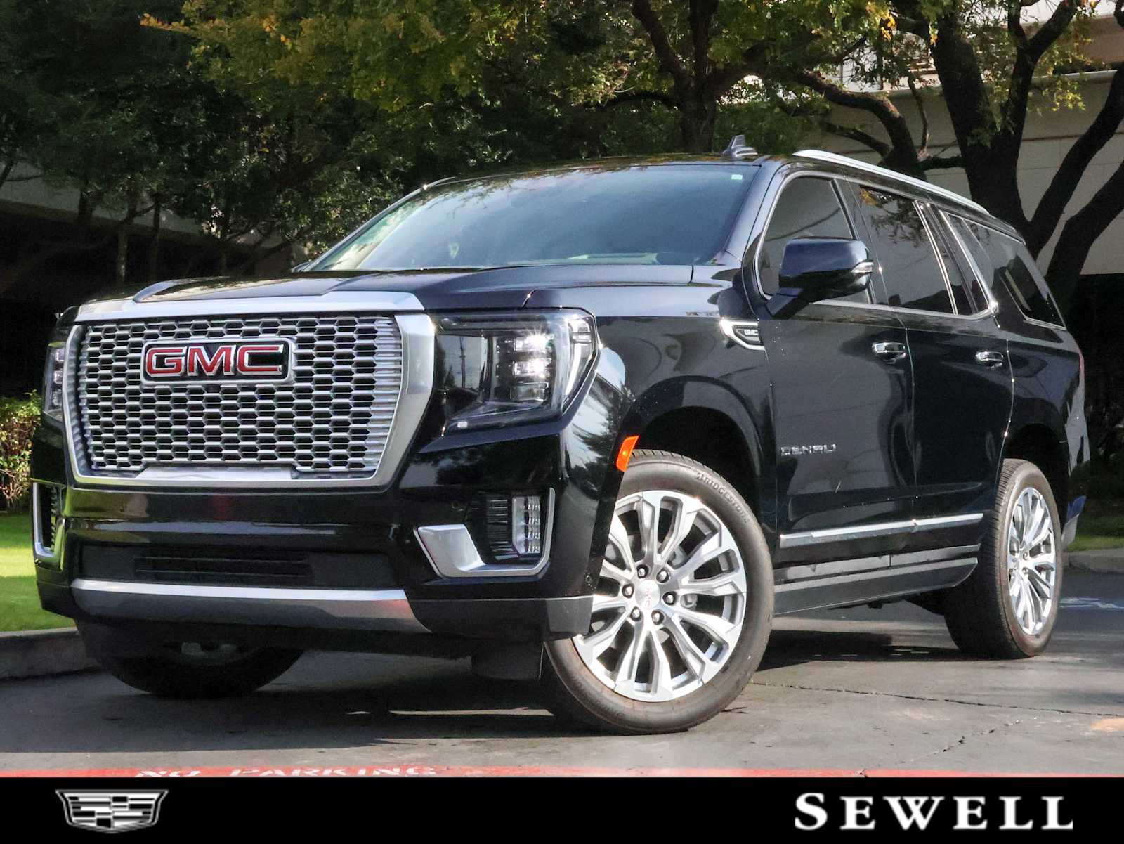 2024 GMC Yukon Denali's photo
