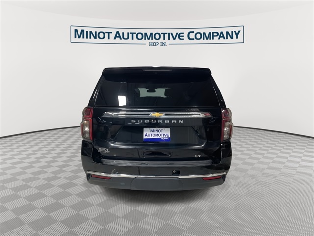 2023 Chevrolet Suburban LT photo 4