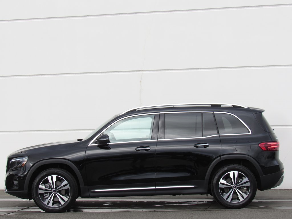 2025 Mercedes Benz GLB 250 4MATIC photo 3