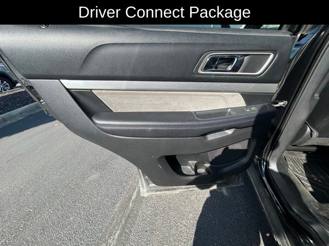 2017 Ford Explorer XLT photo 6