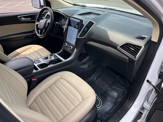 2022 Ford Edge SEL photo 32
