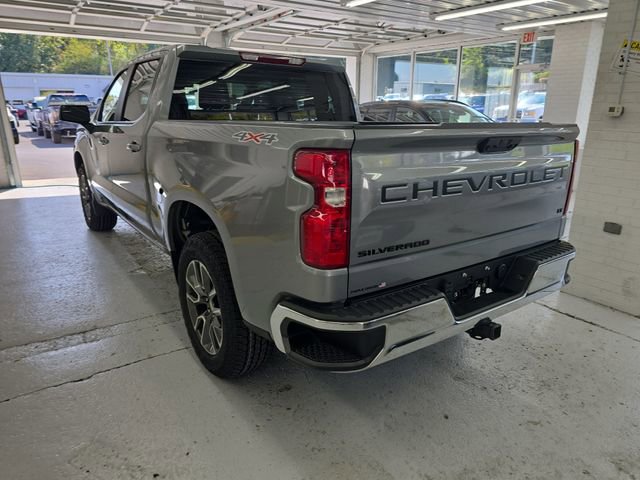 2023 Chevrolet Silverado 1500 LT photo 2