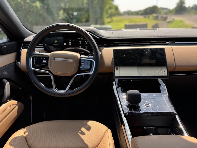 2025 Land Rover Range Rover Sport SE photo 13