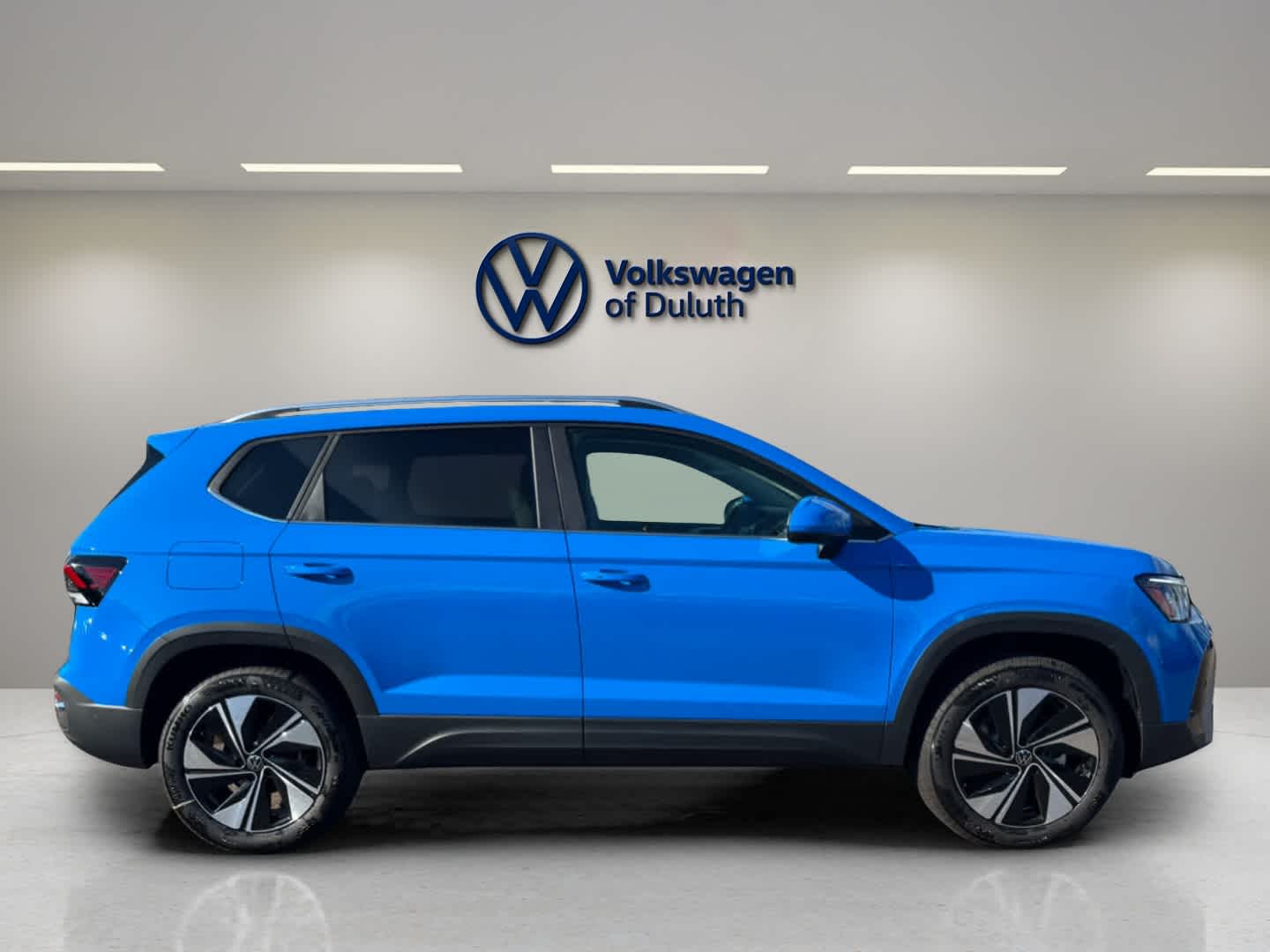 2025 Volkswagen Taos SE photo 5