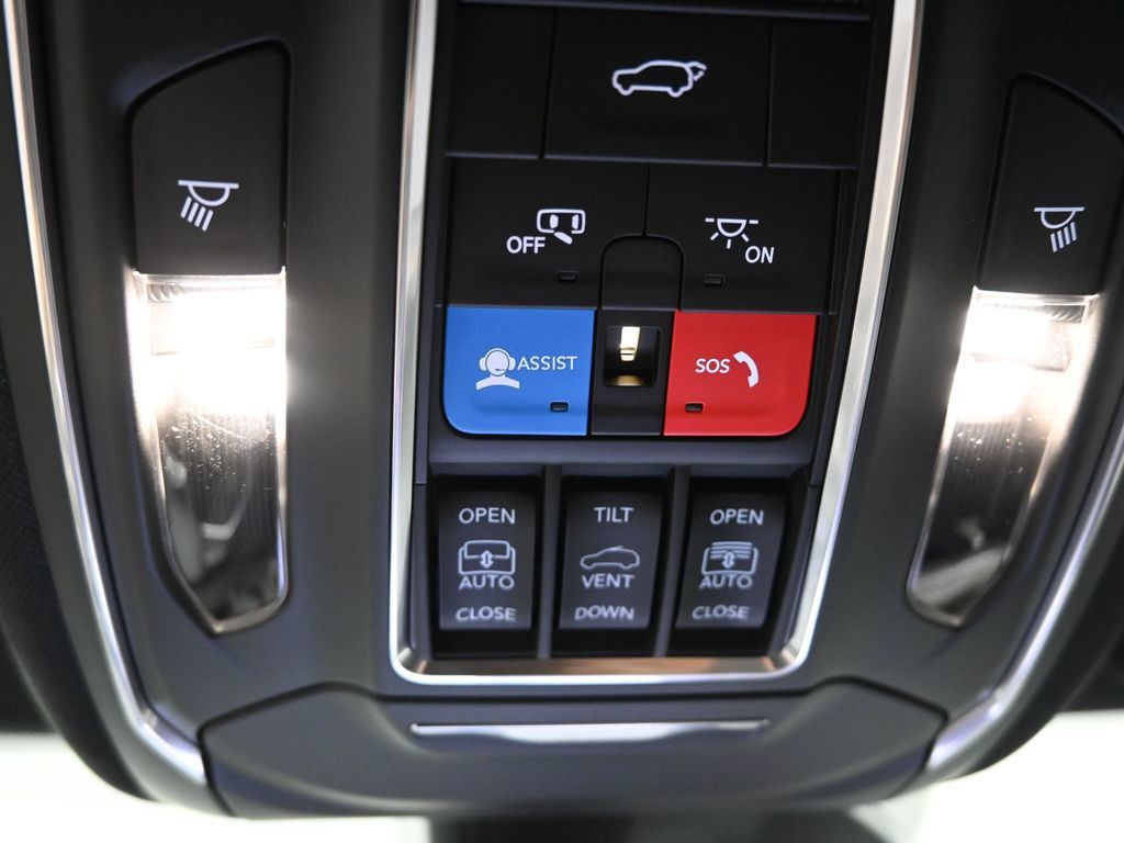 2025 Jeep Grand Cherokee Limited photo 12