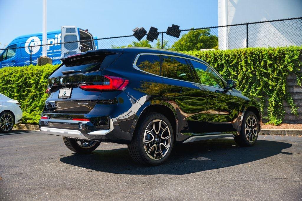 Used 2025 Black Sapphire Metallic BMW xDrive28i image 7