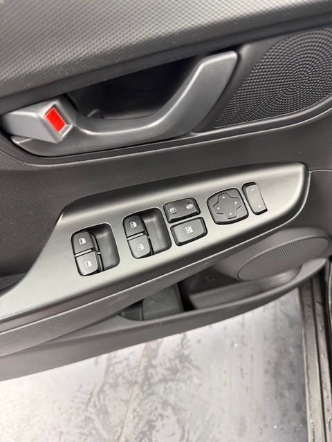 2023 Hyundai Kona SEL photo 28