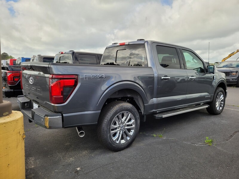 2025 Ford F-150 XLT photo 11