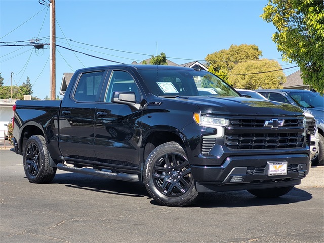 2023 Chevrolet Silverado 1500 RST photo 2