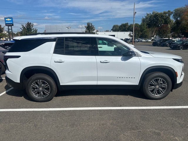 2026 Chevrolet Traverse photo 4