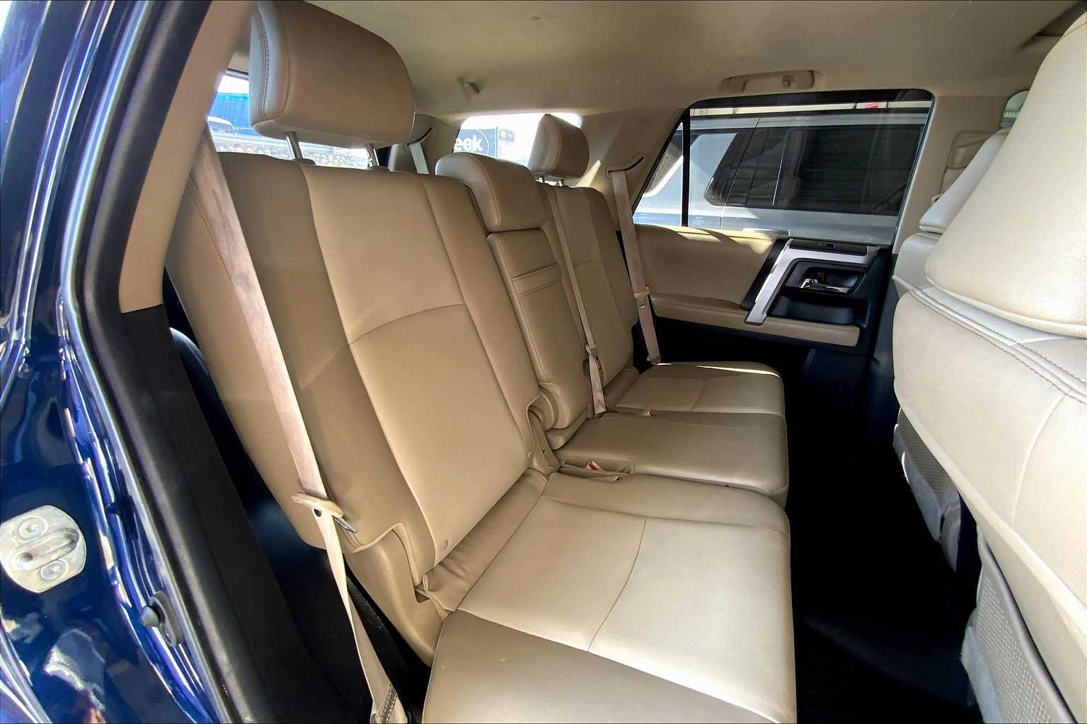 2018 Toyota 4Runner SR5 Premium photo 14