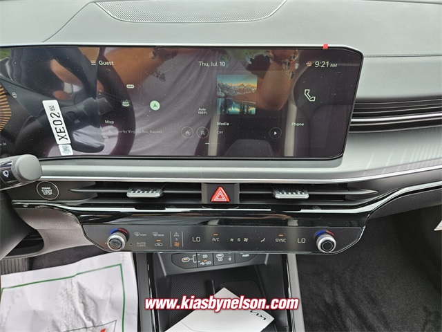 2025 Kia K5 GT-Line photo 11