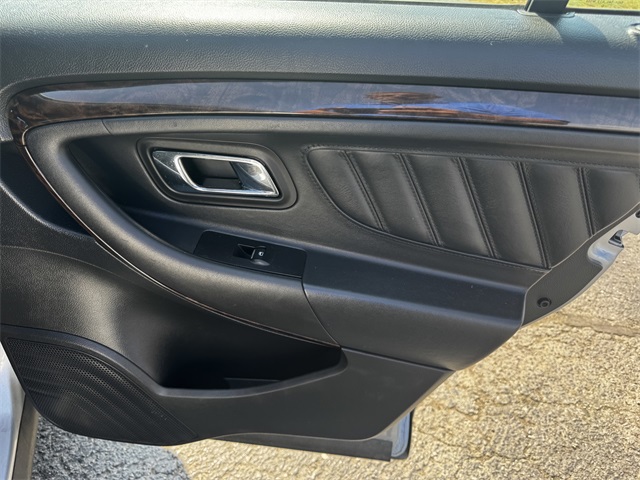 2018 Ford Taurus Limited photo 15