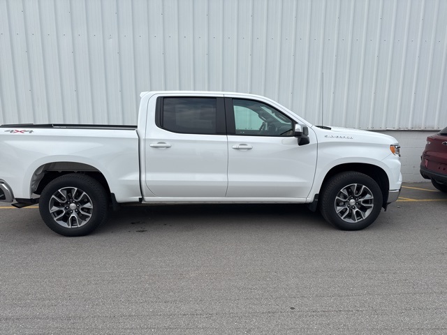 2024 Chevrolet Silverado 1500 LT photo 3