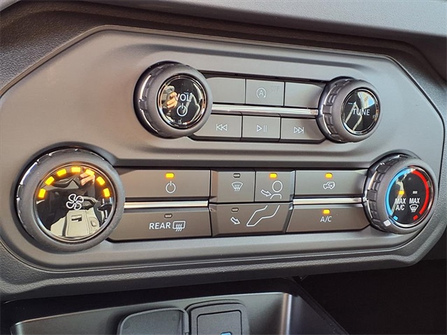 2025 Ford Bronco Base photo 11
