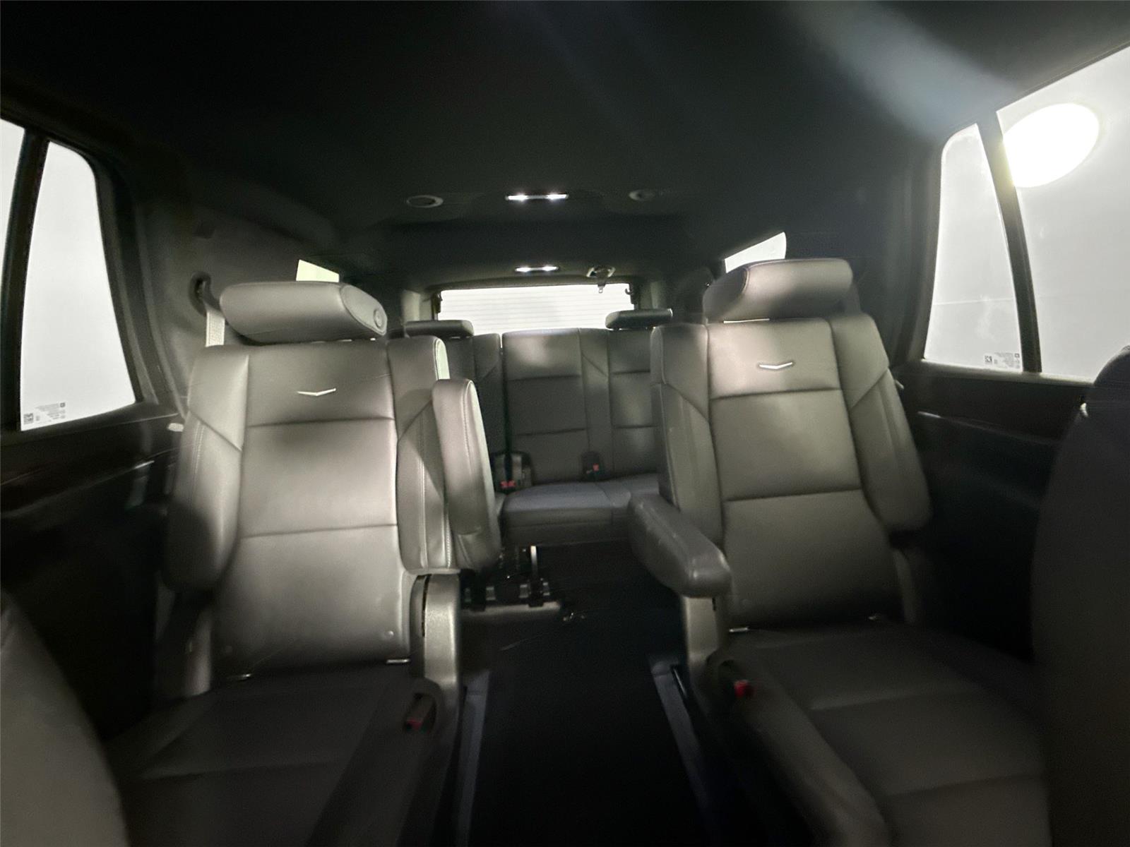 2022 Cadillac Escalade Luxury photo 11
