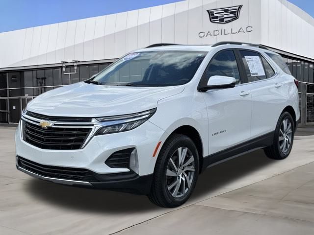 2022 Chevrolet Equinox LT photo 2