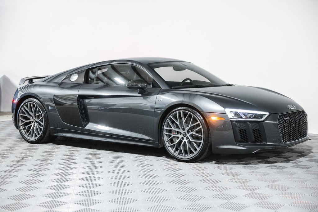 2017 Audi R8 5.2 Plus photo 4