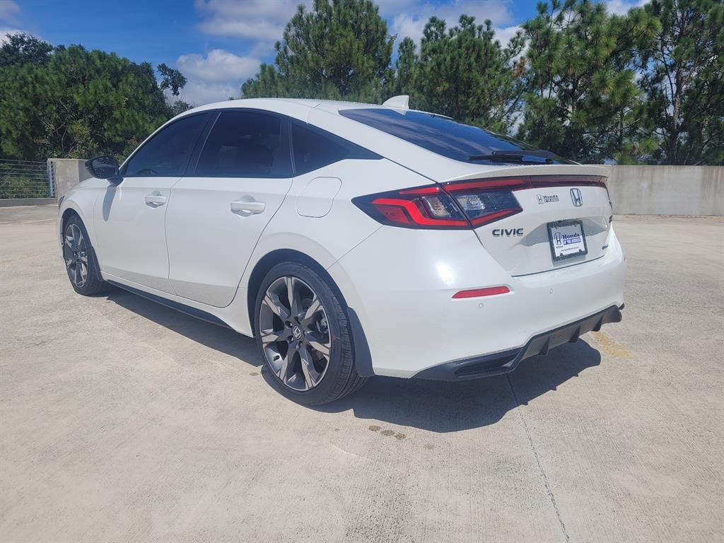 2026 Honda Civic Hatchback Hybrid Sport Touring photo 5