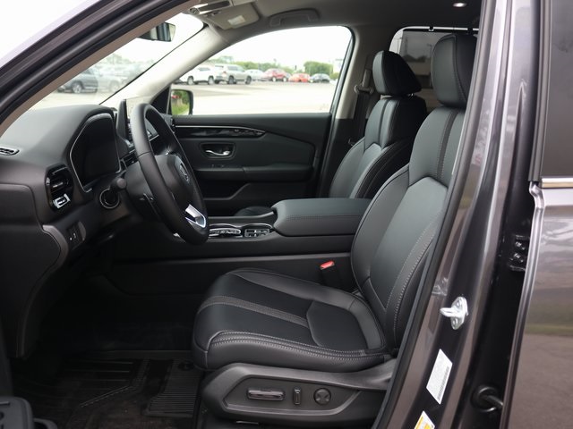 2025 Honda Pilot EX-L photo 6