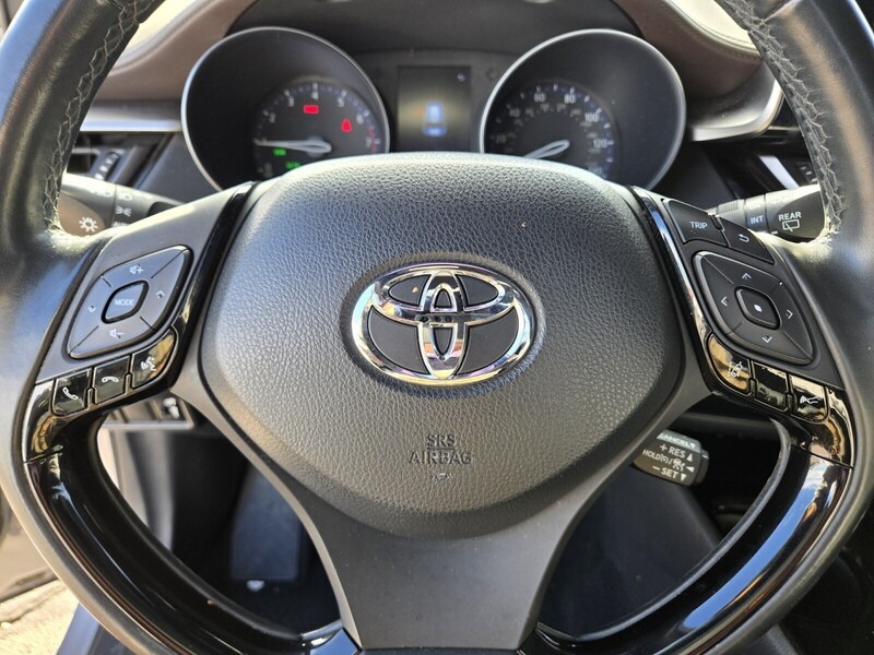 2019 Toyota C-HR Limited photo 21