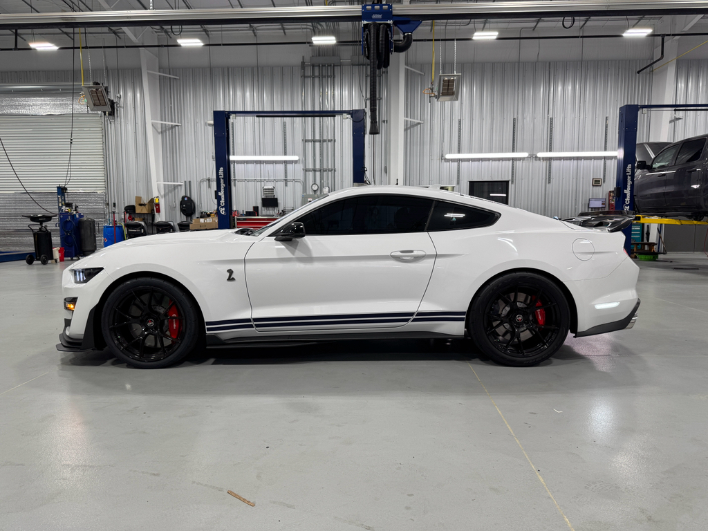 2020 Ford Mustang Shelby GT500 photo 2