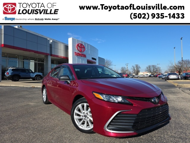 2021 Toyota Camry LE's photo