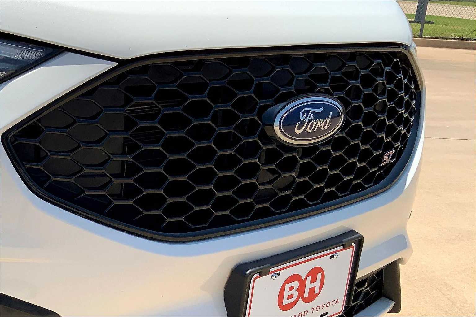 2020 Ford Edge ST photo 26