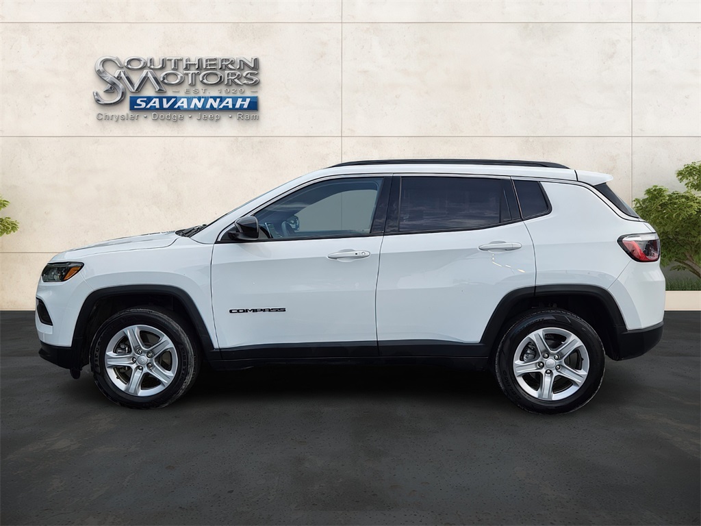 2024 Jeep Compass Latitude photo 2