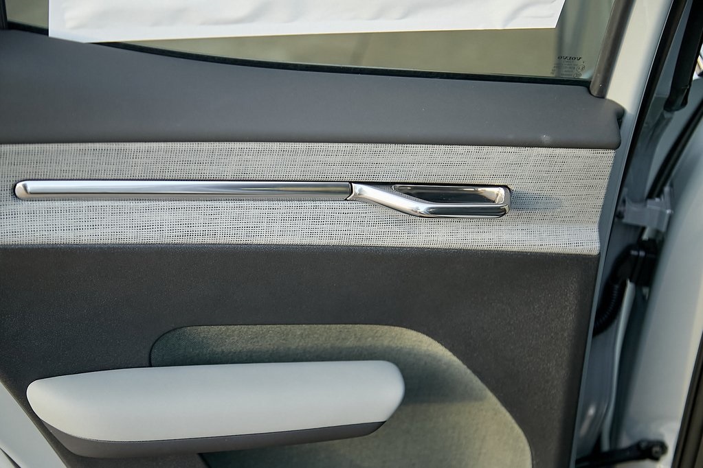 2026 VOLVO EX30 CC - Image 19