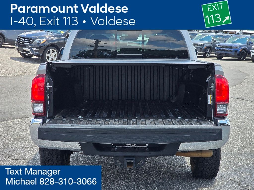2021 Toyota Tacoma 4x4 SR5 photo 3