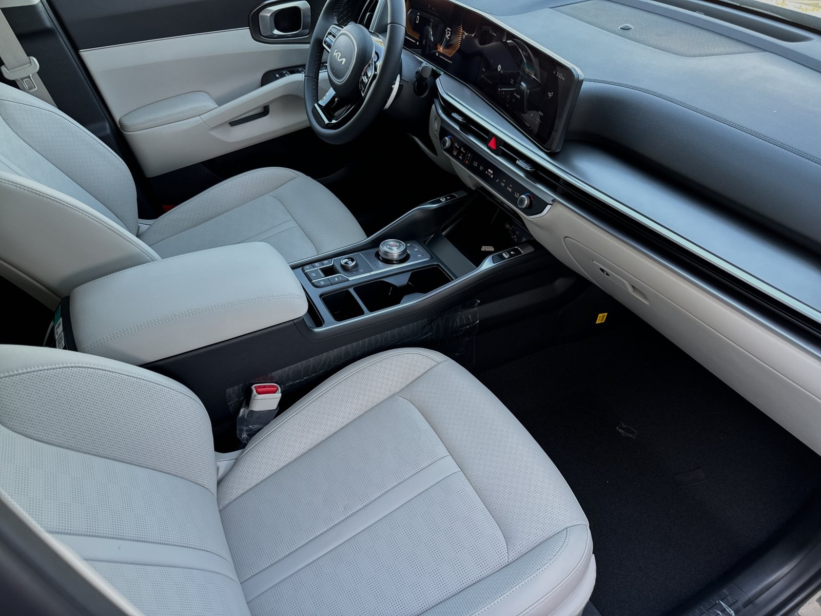 2025 Kia Sorento Plug-In Hybrid EX photo 16