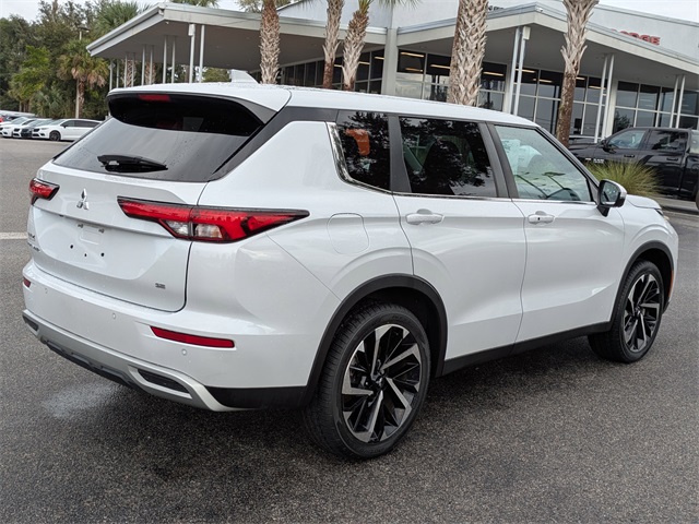 2022 Mitsubishi Outlander SE photo 4