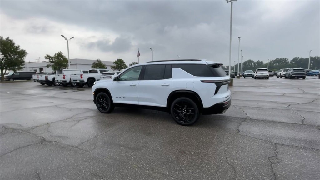 2026 Chevrolet Traverse RS photo 2
