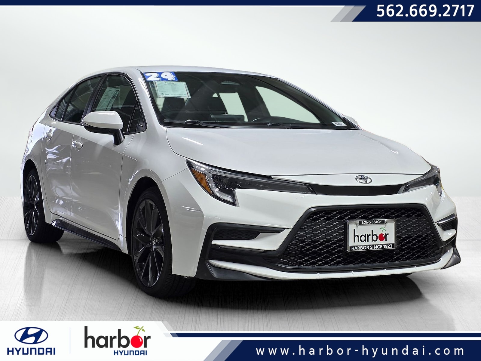 2024 Toyota Corolla SE's photo