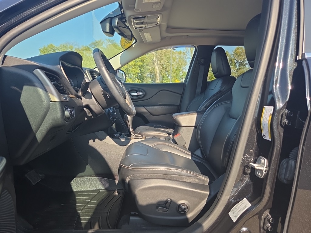 2016 Jeep Cherokee Limited photo 12