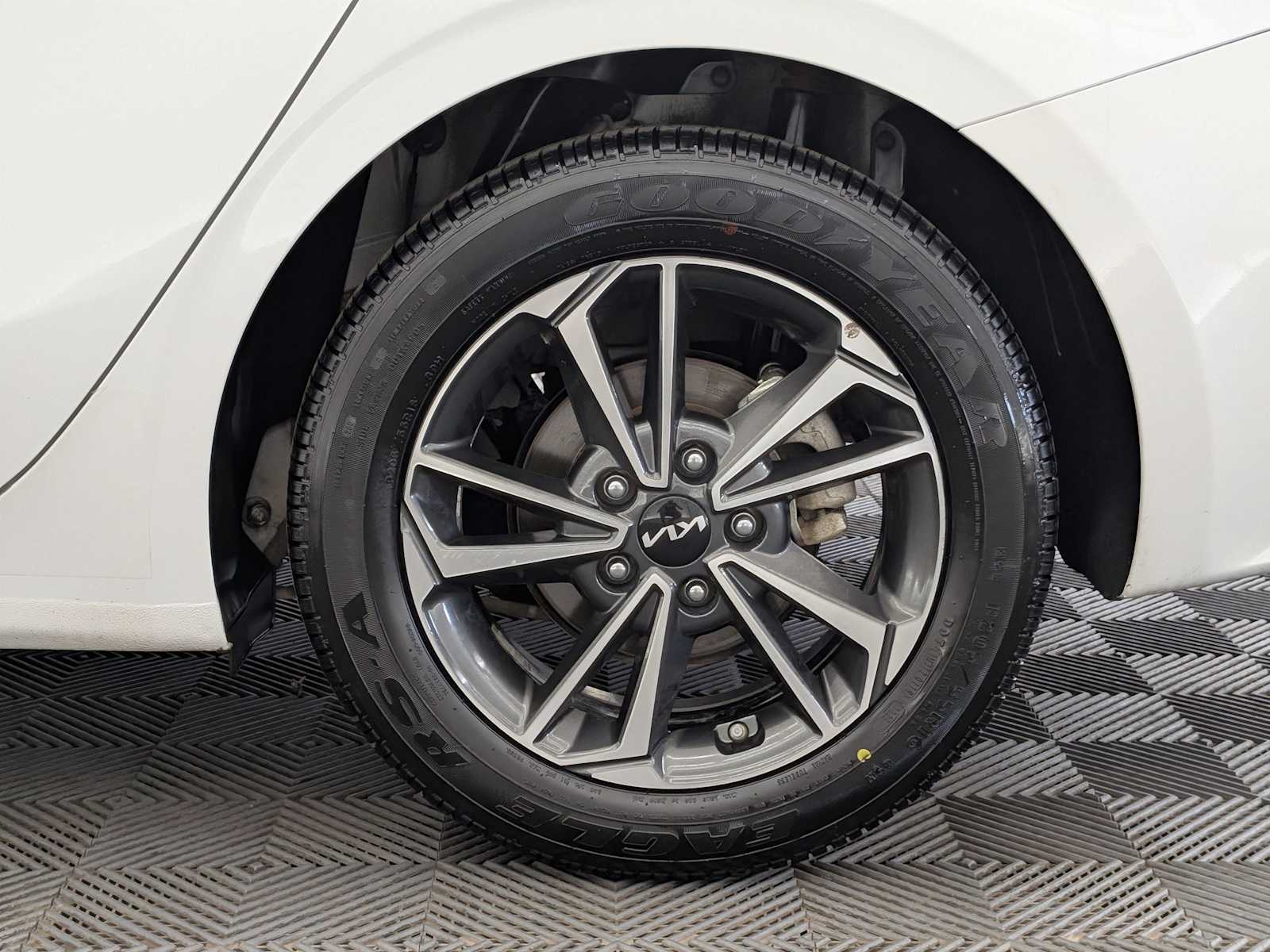 2024 Kia Forte LXS photo 12