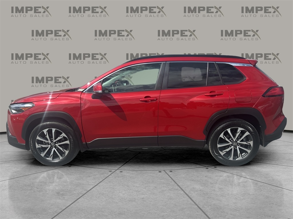 2024 Toyota Corolla Cross XLE photo 2