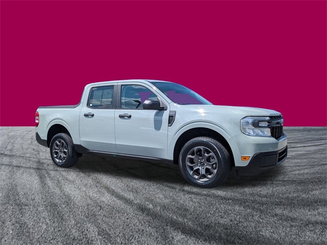 2024 Ford Maverick XLT photo 2