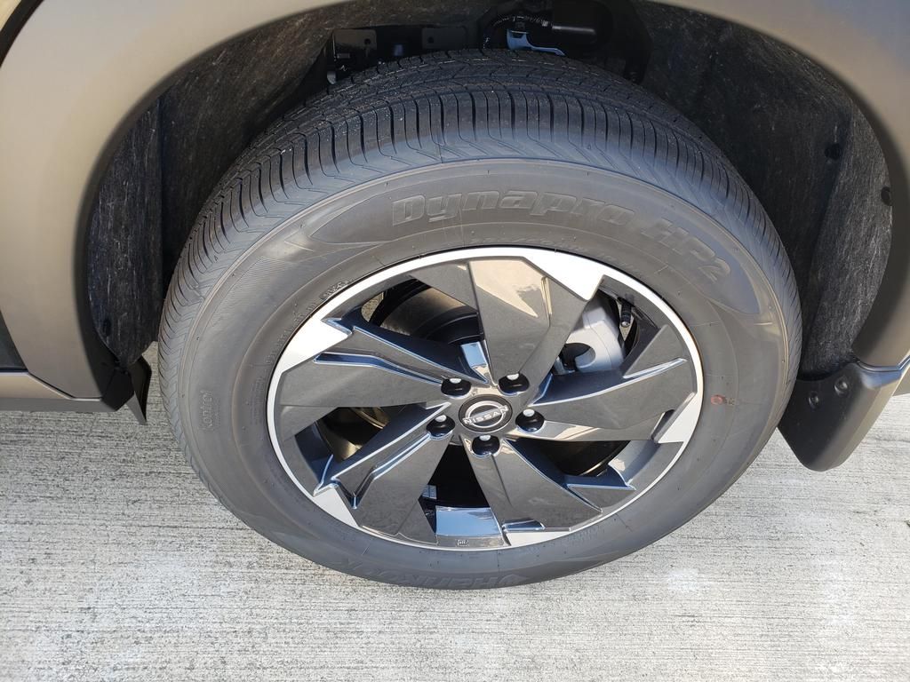 2026 Nissan Rogue SV photo 12
