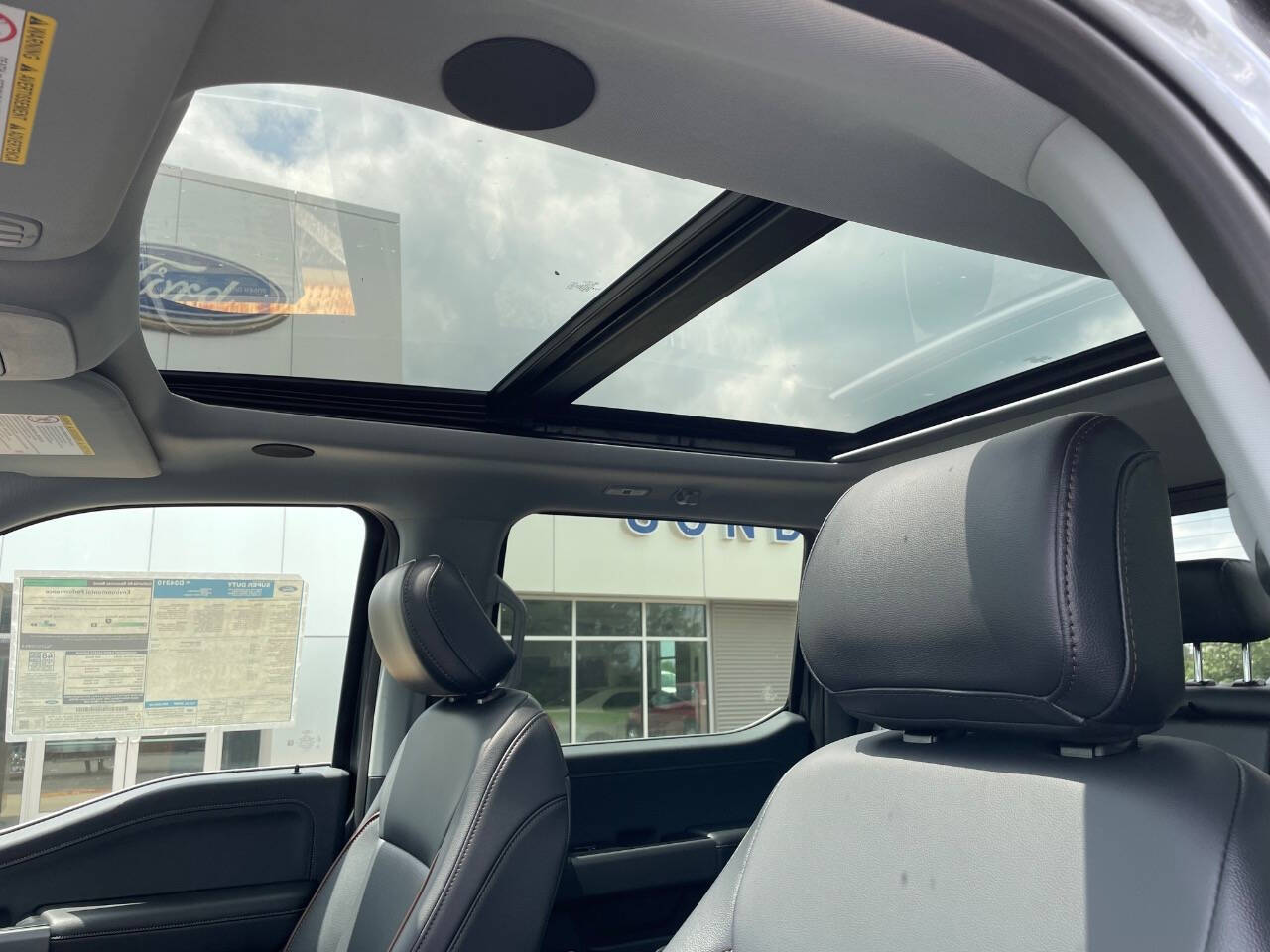 2025 Ford F-250 Lariat photo 12