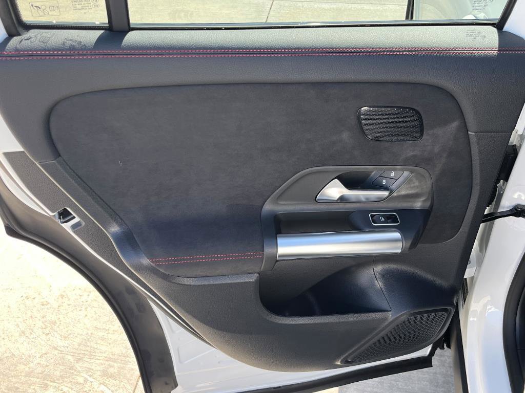2026 Mercedes Benz GLA 250 photo 16