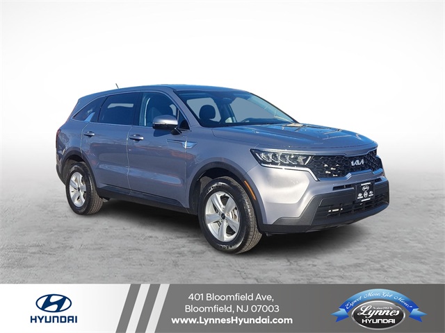 2023 Kia Sorento LX's photo