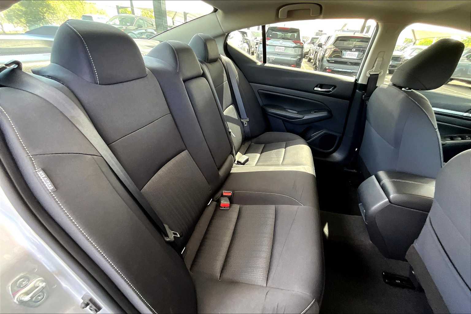 2022 Nissan Altima 2.5 SV photo 14