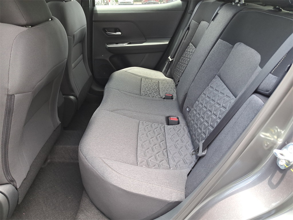 2025 Nissan Kicks SV photo 9