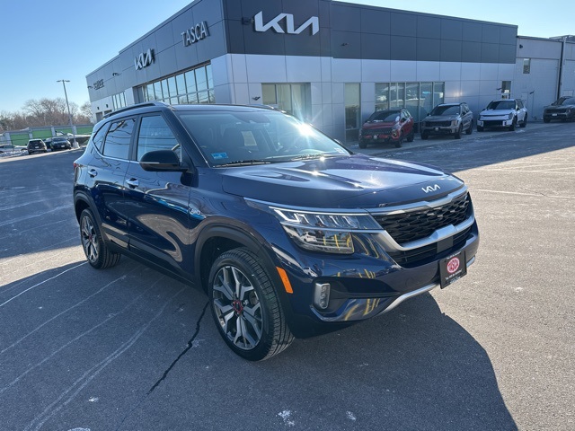 2023 Kia Seltos SX's photo